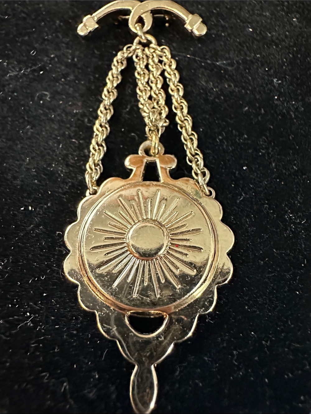 308- Monet Vtge Gold-tone Dangling Medallion 3” Brooch